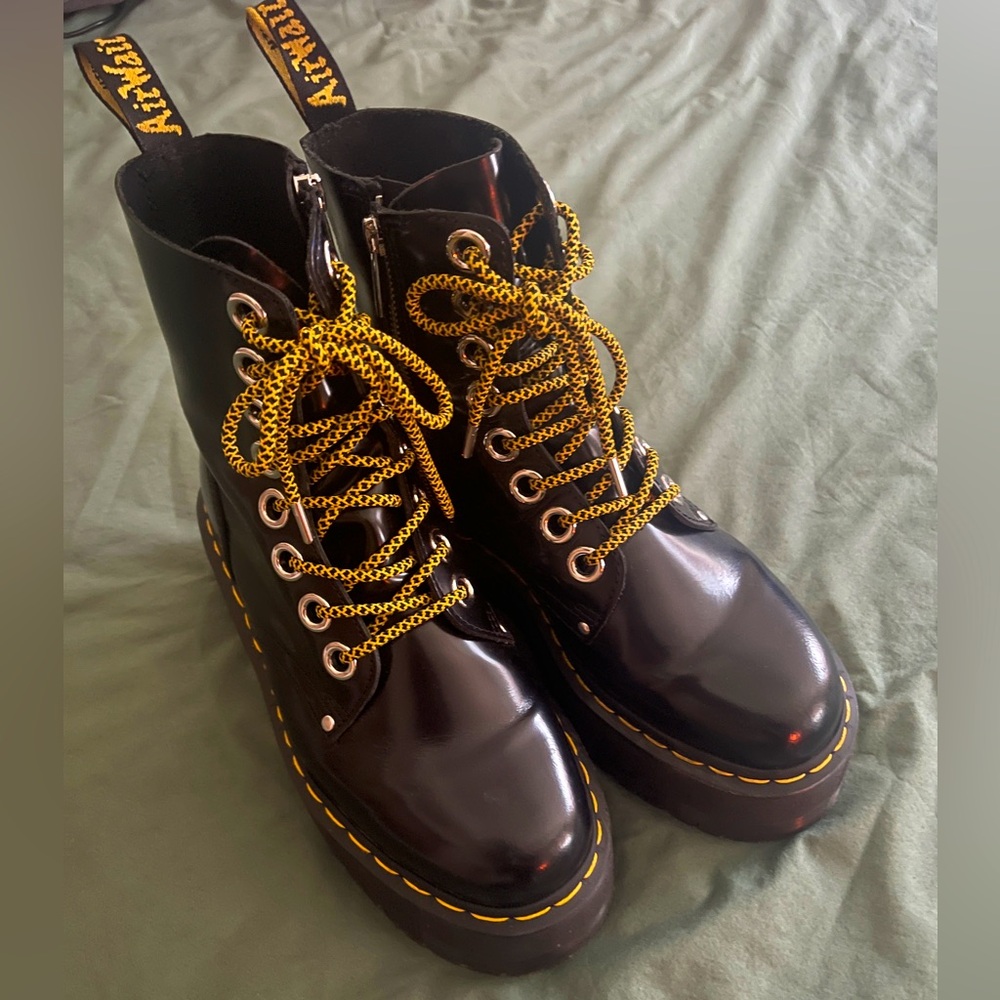 Dr Martens Jadon Max Boot Women’s Platform size 7